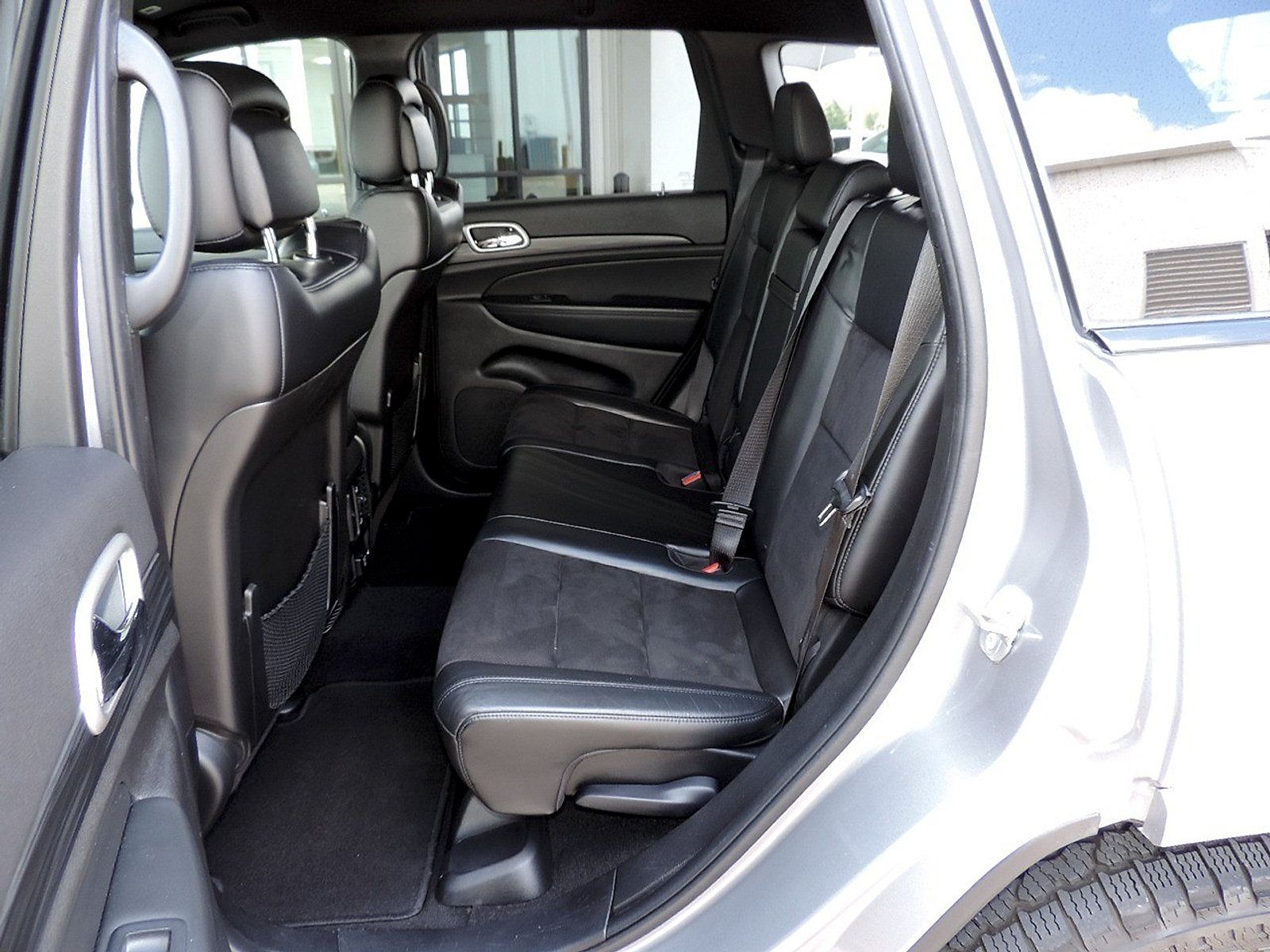Used 2021 Jeep Grand Cherokee Laredo X RWD image 13