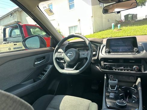 Used 2023 Nissan Rogue SV AWD/4WD image 18