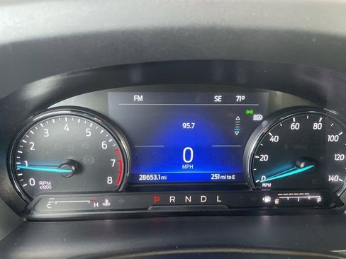 Used 2022 Ford Explorer XLT w/ Class IV Trailer Tow Package AWD/4WD image 18