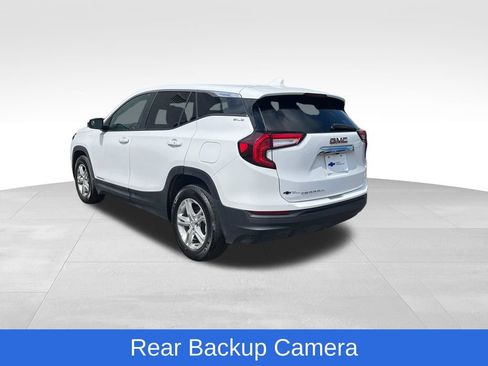 Used 2023 GMC Terrain SLE FWD image 3