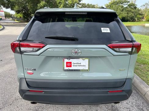 Used 2023 Toyota RAV4 XLE Premium FWD image 5