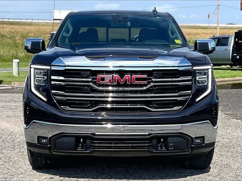 Used 2023 GMC Sierra 1500 SLT w/ SLT Premium Package AWD/4WD image 3
