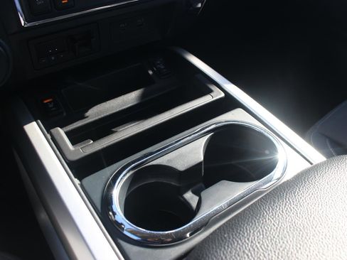 Used 2024 Nissan Titan SV w/ SV Utility Package image 31