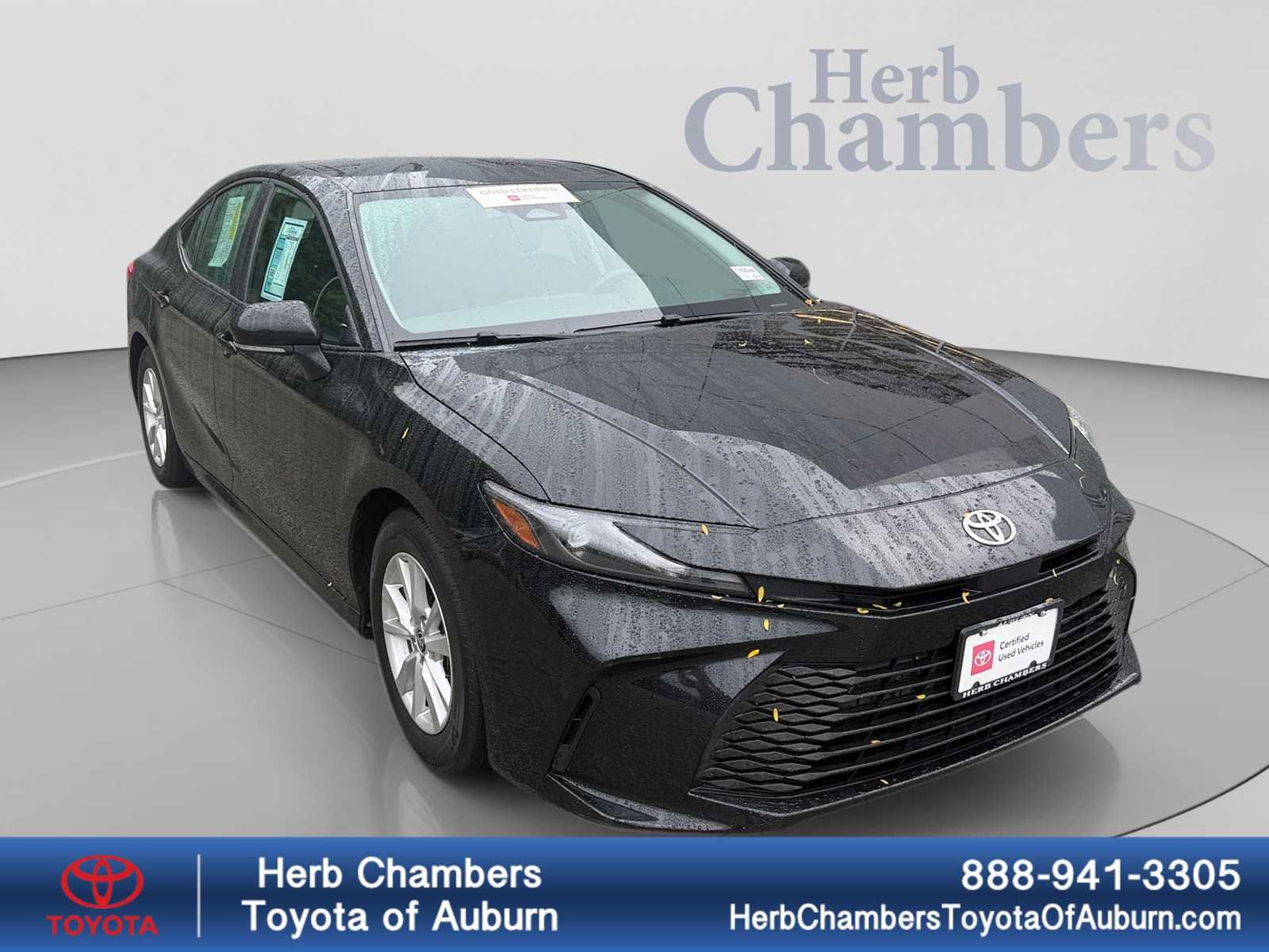 Used 2025 Toyota Camry LE FWD image 1