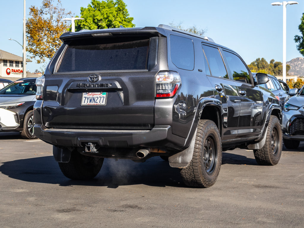 Used 2017 Toyota 4Runner SR5 AWD/4WD image 6