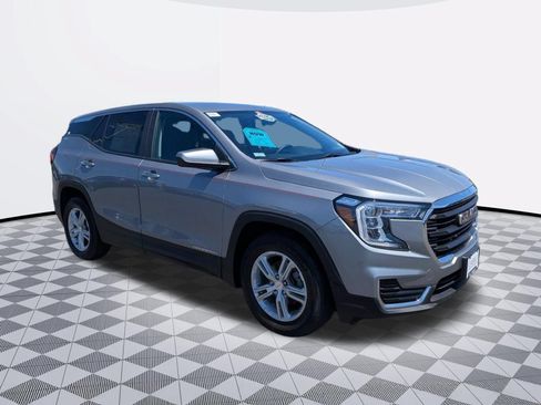 Certified 2023 GMC Terrain SLE FWD image 3