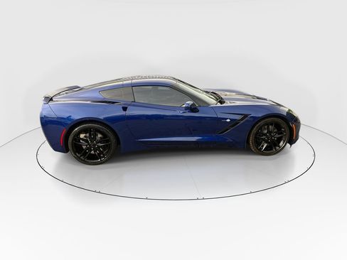 Used 2019 Chevrolet Corvette Stingray Coupe RWD image 9