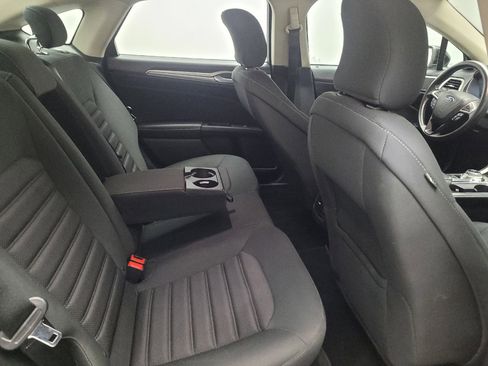 Used 2018 Ford Fusion SE w/ Fusion SE Technology Package image 19