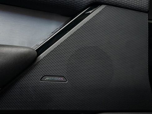 Used 2023 Land Rover Range Rover Velar R-Dynamic S image 26