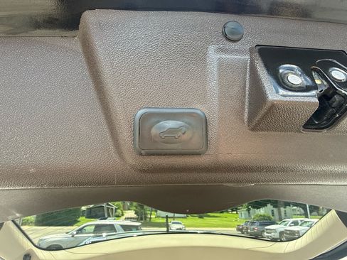 Used 2017 Buick Enclave Premium AWD/4WD image 18