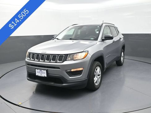 Used 2018 Jeep Compass Sport AWD/4WD image 4