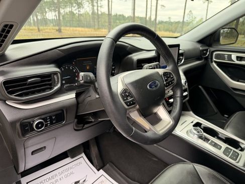 Used 2023 Ford Explorer XLT w/ Equipment Group 202A image 12