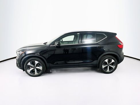 Used 2023 Volvo XC40 B5 Plus w/ Driver Assist Package AWD/4WD image 4