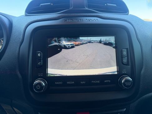Used 2017 Jeep Renegade Trailhawk AWD/4WD image 17