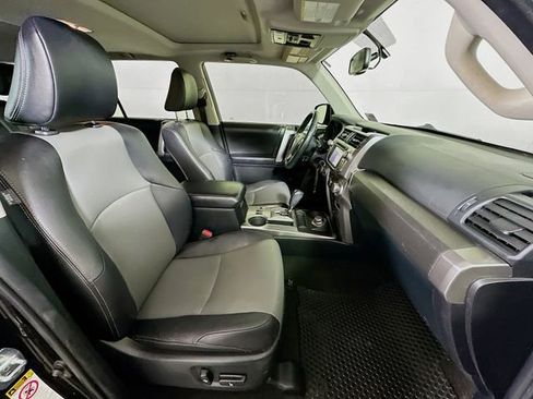 Used 2018 Toyota 4Runner SR5 Premium image 26