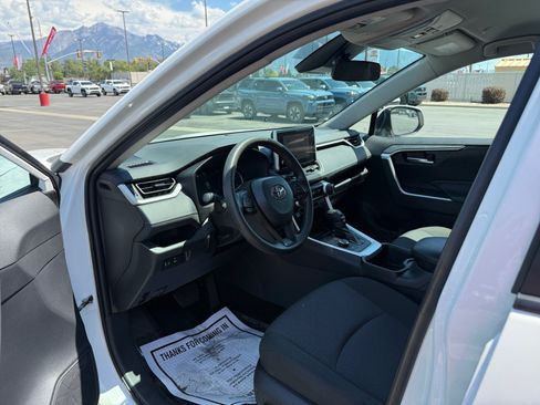 Certified 2025 Toyota RAV4 XLE AWD/4WD image 10
