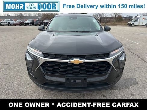 Used 2024 Chevrolet Trax LS image 2