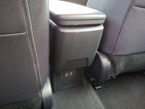 Used 2025 Toyota Prius LE FWD image 12