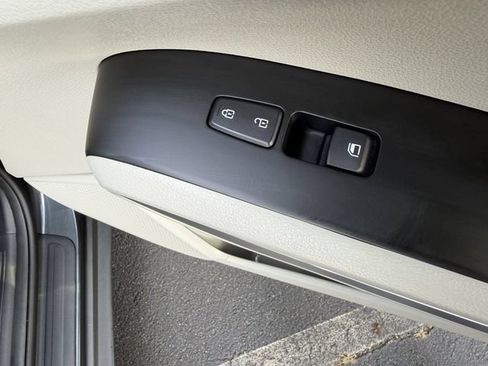 Certified 2023 Kia Soul LX w/ LX Technology Package FWD image 28