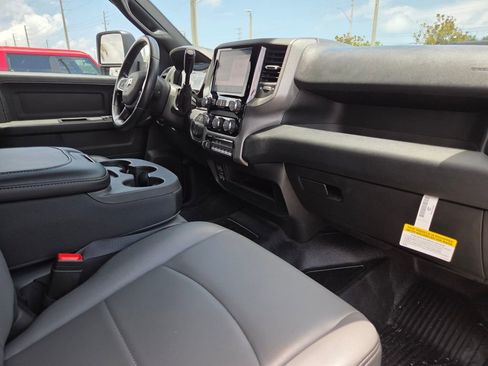 Used 2025 RAM 3500 Tradesman w/ Chrome Appearance Group AWD/4WD image 13