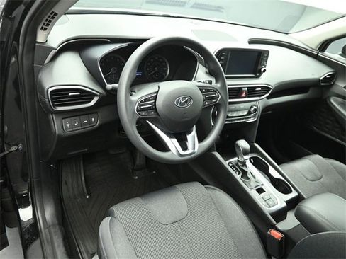 Used 2019 Hyundai Santa Fe SE image 9
