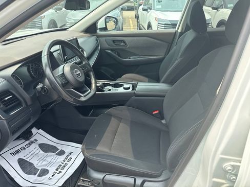 Used 2023 Nissan Rogue S AWD/4WD image 9