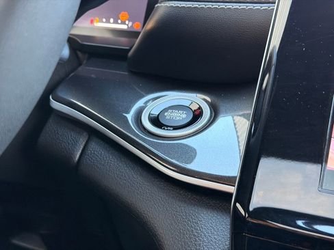 Used 2023 Jeep Grand Cherokee Altitude image 28