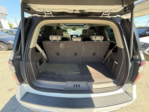 Used 2018 Ford Expedition Limited w/ Equipment Group 301A RWD image 26