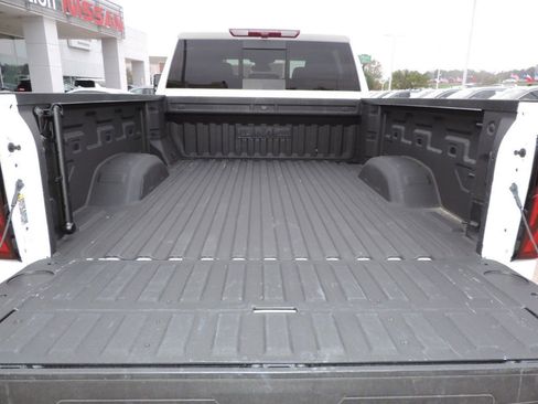 Used 2025 GMC Sierra 2500 SLT w/ SLT Convenience Package image 18