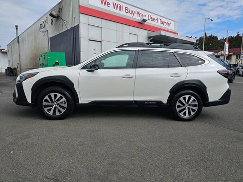 Used 2024 Subaru Outback Premium AWD/4WD image 4