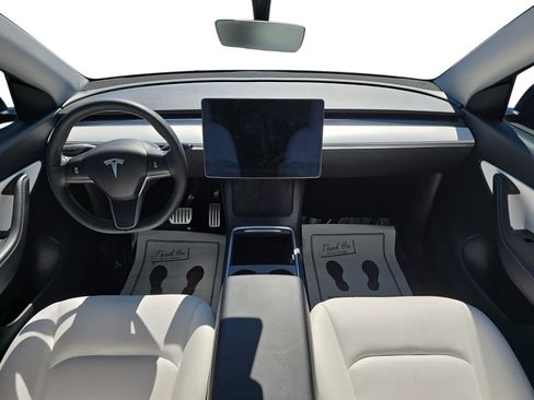 Used 2021 Tesla Model Y Performance image 9