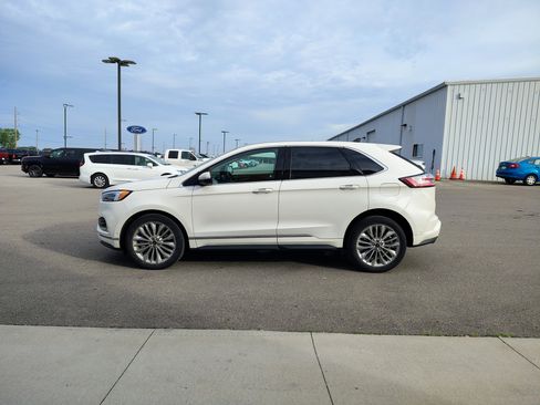 Used 2022 Ford Edge Titanium w/ Equipment Group 301A AWD/4WD image 3