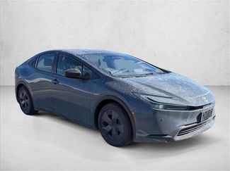 Used 2025 Toyota Prius LE video 3