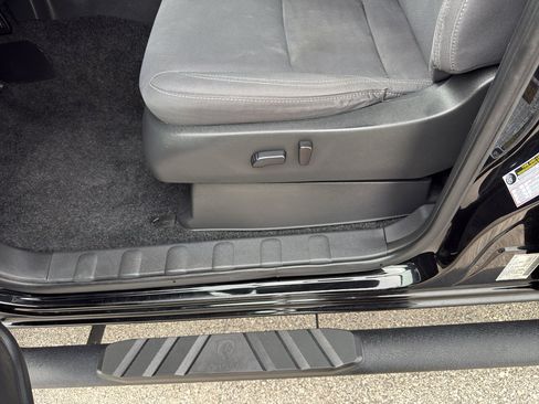 Used 2023 Nissan Frontier SV w/ Technology Package AWD/4WD image 15