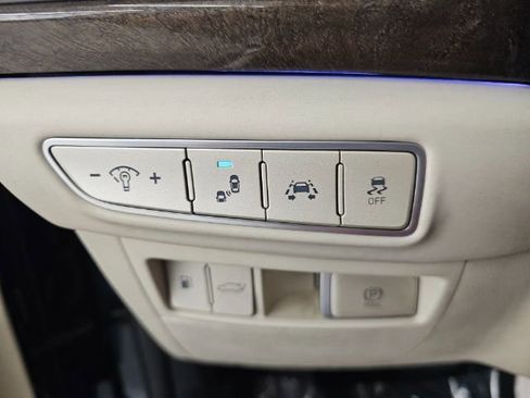 Used 2017 Genesis G90 5.0 Ultimate image 14