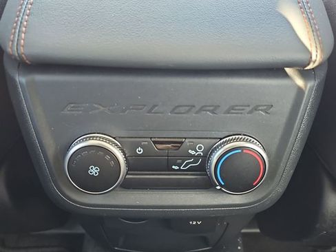Used 2025 Ford Explorer Active image 21