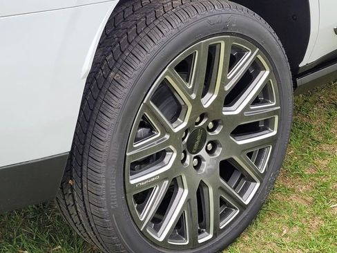 New 2026 GMC Yukon Denali Ultimate AWD/4WD image 7