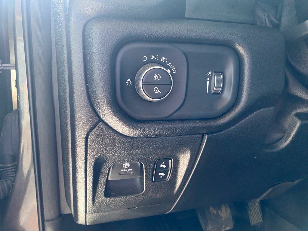 Used 2020 RAM 1500 Big Horn AWD/4WD image 18
