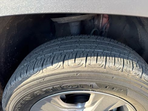 Used 2023 Toyota RAV4 XLE w/ Convenience Package image 2