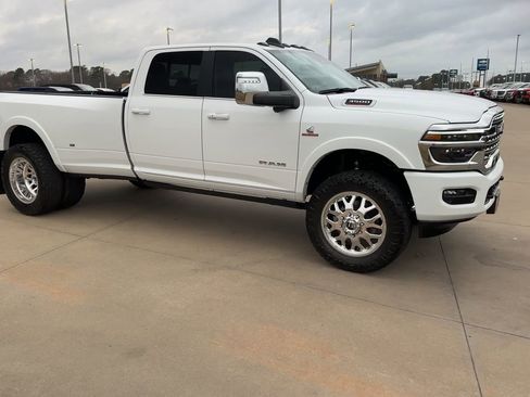 New 2025 RAM 3500 Longhorn image 9