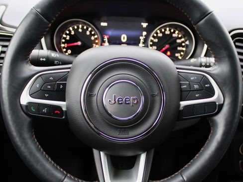 Used 2018 Jeep Compass Limited w/ Navigation Group image 27