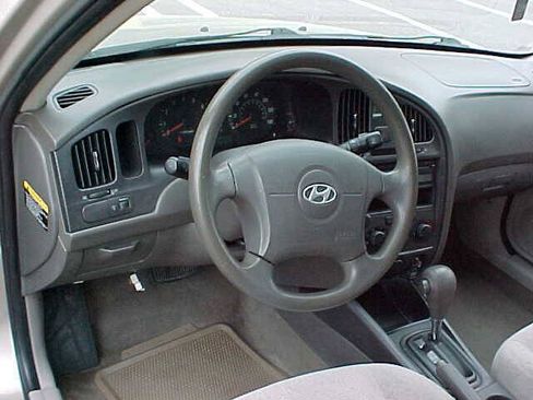 Used 2005 Hyundai Elantra GLS FWD image 19