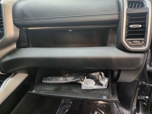 Used 2020 RAM 1500 Laramie image 33