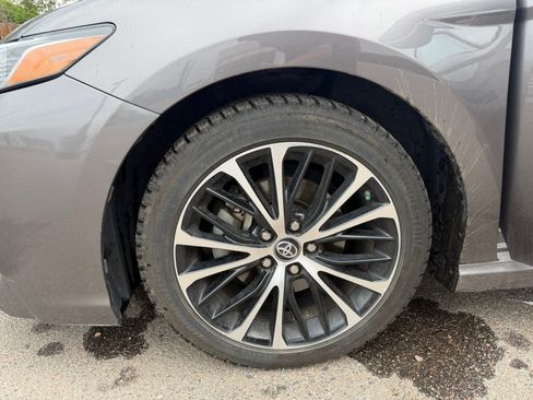 Used 2018 Toyota Camry SE w/ Moonroof Package FWD image 26