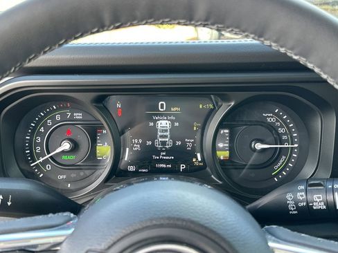 Certified 2025 Jeep Wrangler Unlimited Sahara AWD/4WD image 13