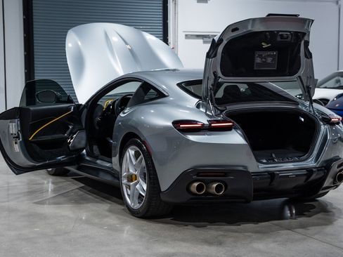 Used 2021 Ferrari Roma RWD image 34
