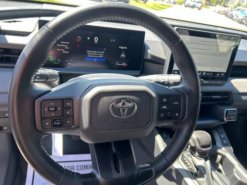 Used 2026 Toyota RAV4 SE w/ Convenience Package AWD/4WD image 24