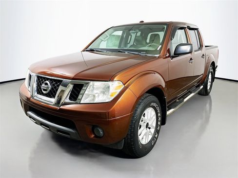 Used 2018 Nissan Frontier SV image 3