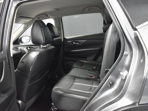 Used 2016 Nissan Rogue SL image 32