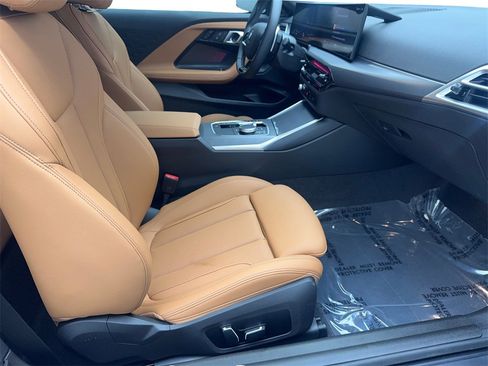 Used 2025 BMW 230i Coupe w/ M Sport Package image 40